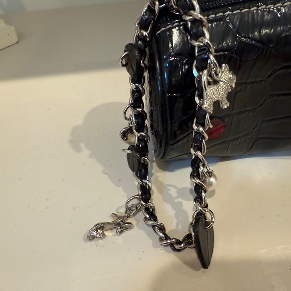 Adorable Liz Claiborne Lined ZIP Charm Bracelet Wristlet - Picture 3 of 9